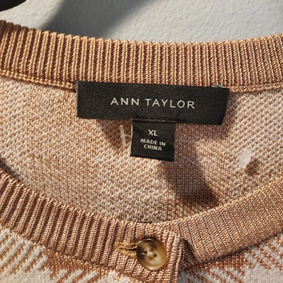 Ann Taylor Cream and Tan Checked Button Front Cardigan Sweater in Size XL - Picture 4 of 12